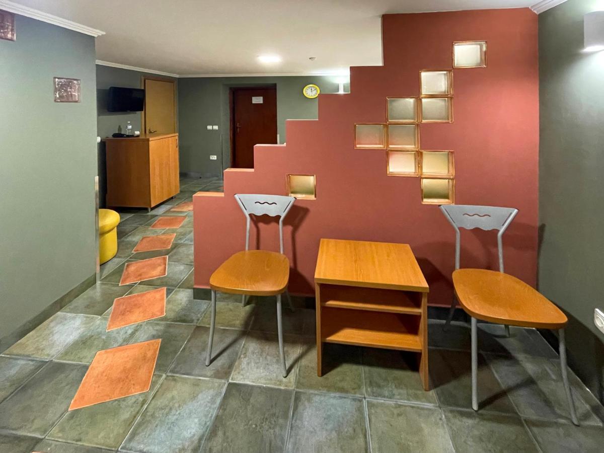 Economy Room In Hotel Eney リヴィウ エクステリア 写真