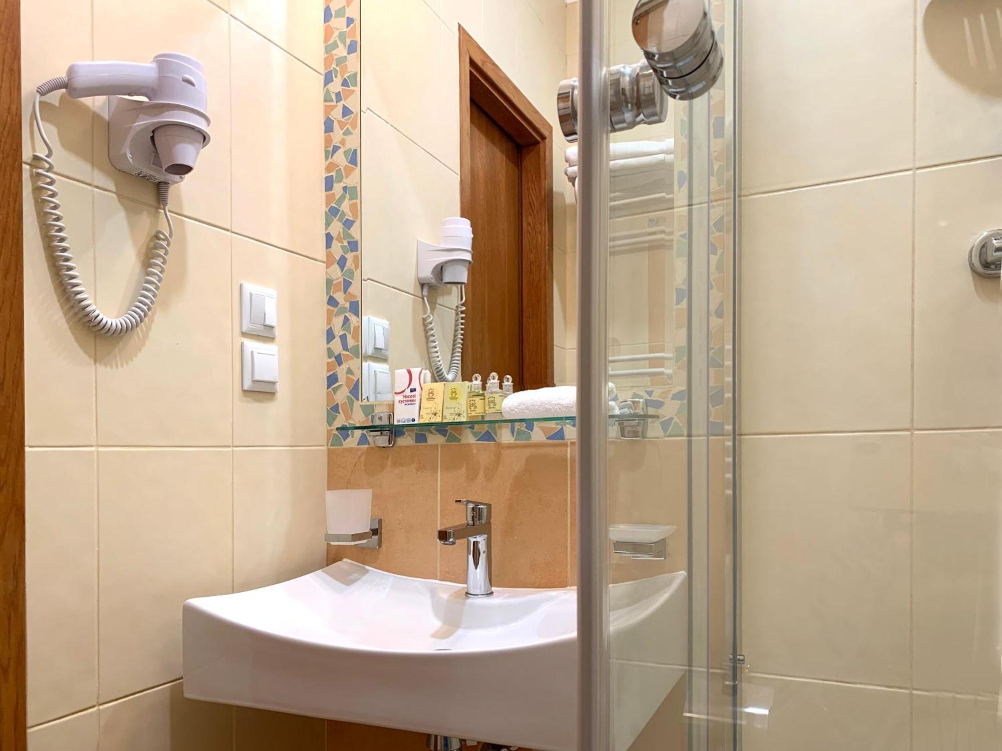 Economy Room In Hotel Eney リヴィウ 部屋 写真