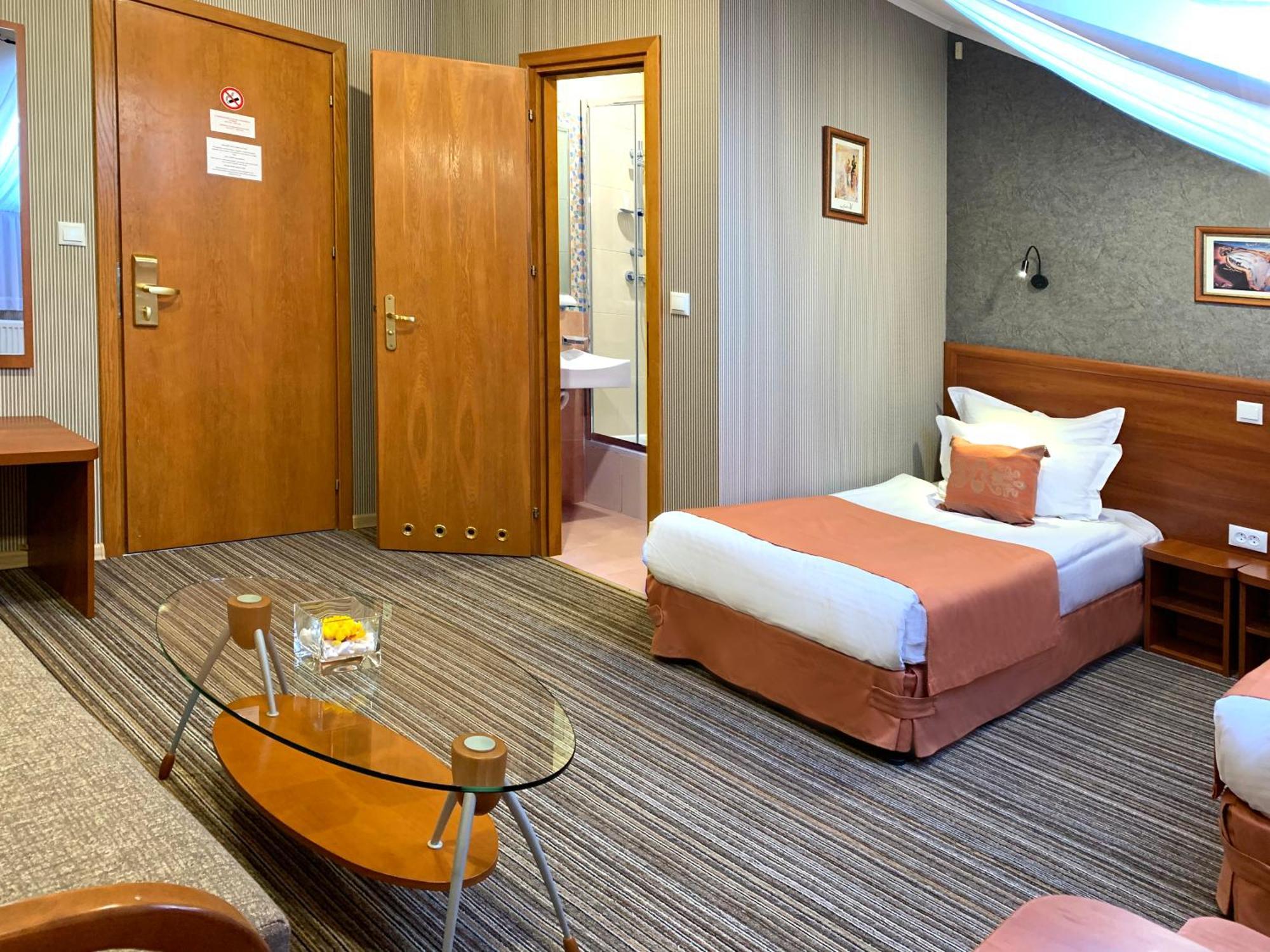 Economy Room In Hotel Eney リヴィウ 部屋 写真