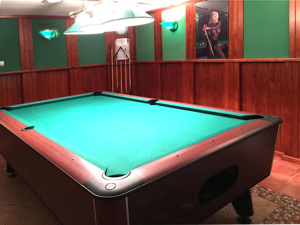 Economy Room In Hotel Eney リヴィウ エクステリア 写真